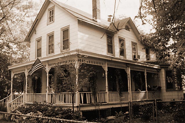 Victorian House on Ravenswood Road